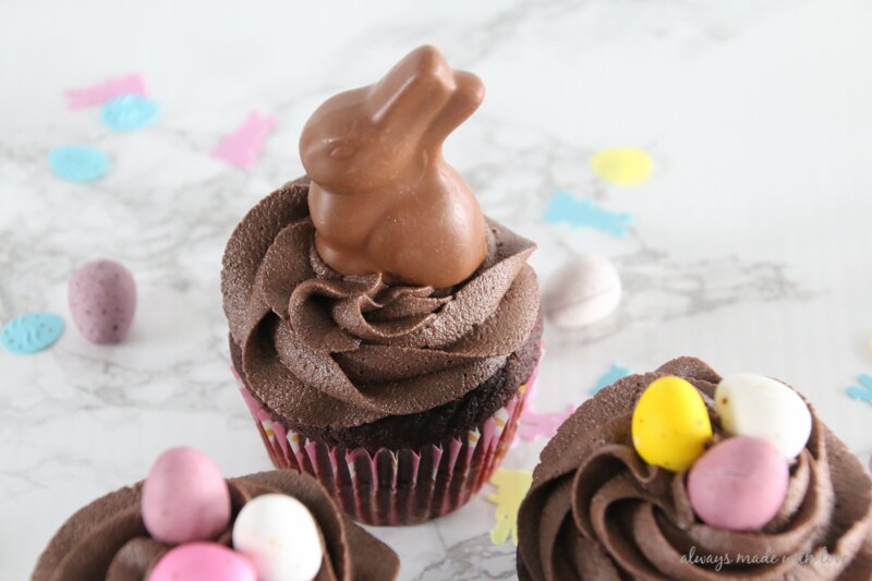 caramello-filled-easetr-cupcakes
